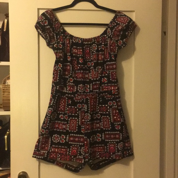 Pinup Couture Other - Pinup Girl Clothing black bandana print romper